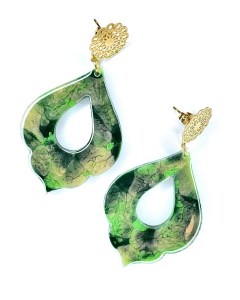 <b></b>